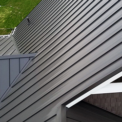 Yunk-Roofing-Remodeling-types-of-roofing-materials-steel-roofing-systems